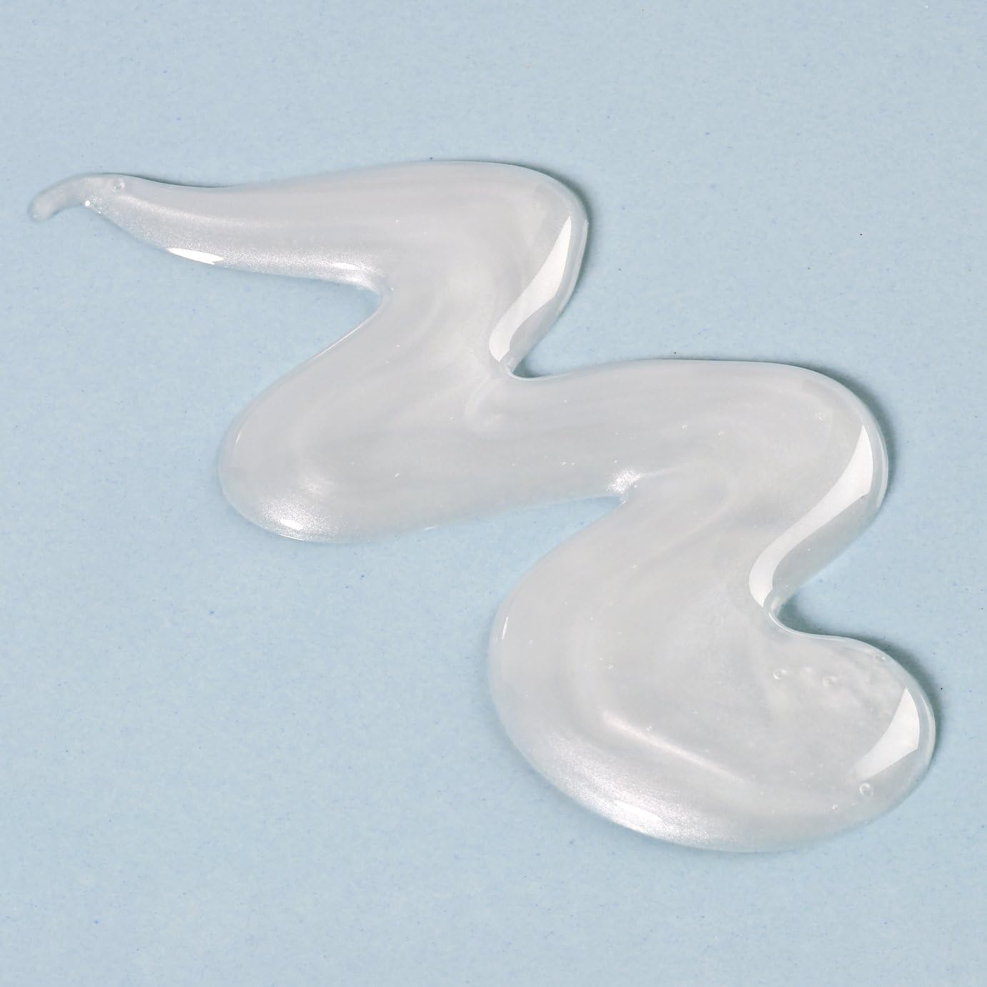 Femfresh Ultimate Care 250ml white active wash gel texture sample