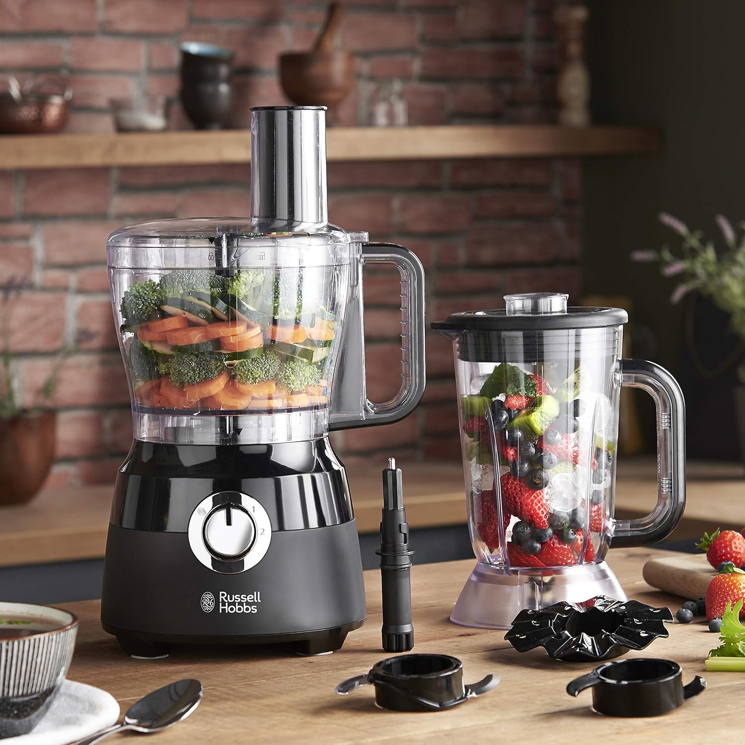 Russell Hobbs Desire black food processor 600W with 1.5L capacity bowl