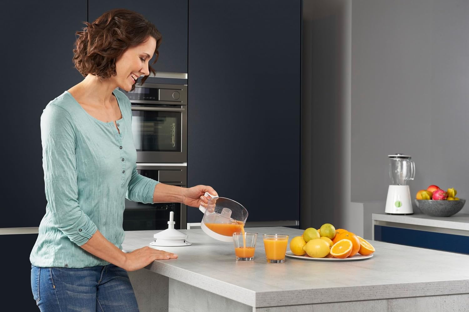 Braun white citrus press with 350ml capacity and auto start stop function