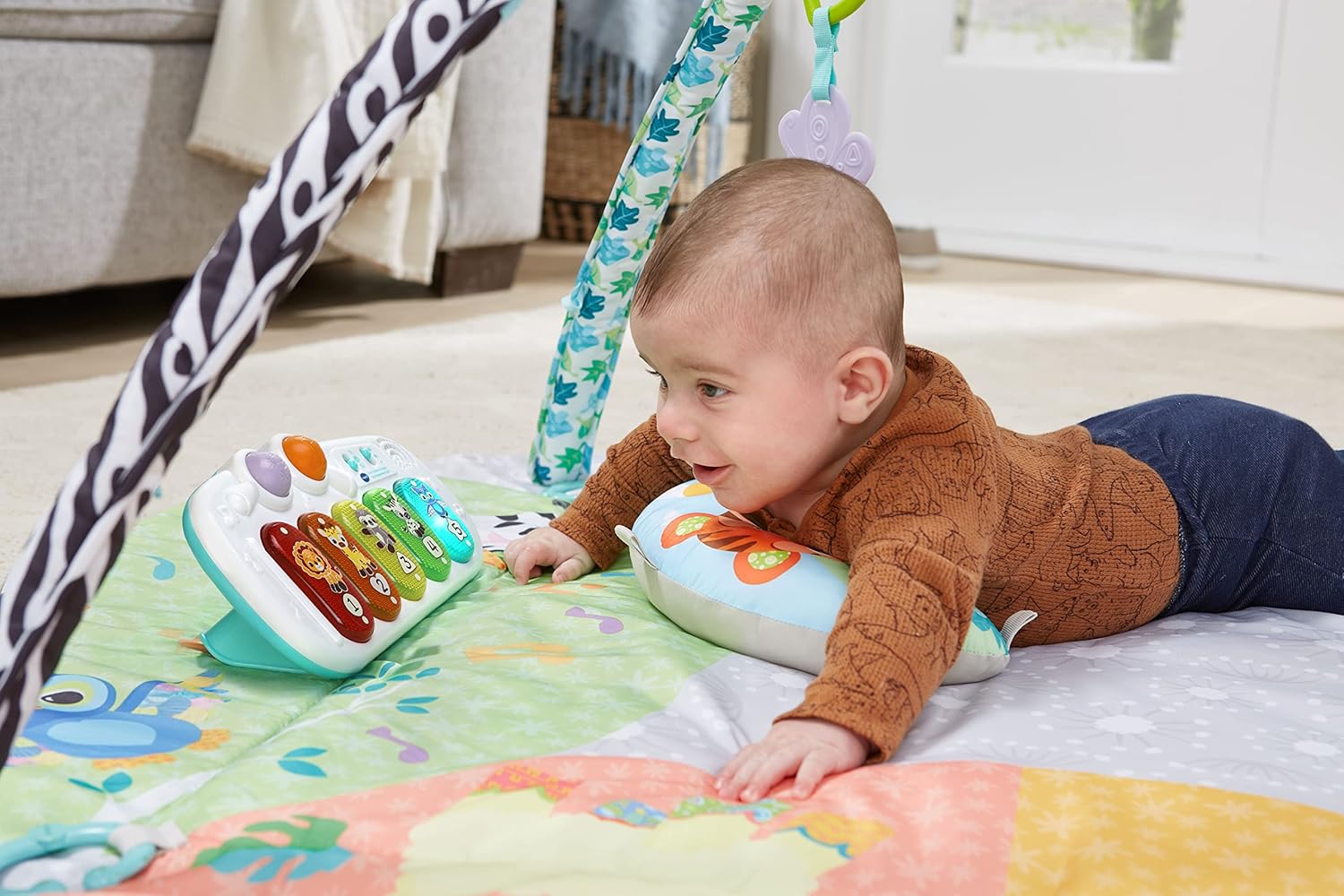 Joie Snacker 2-in-1 Highchair with interactive play tray and toys