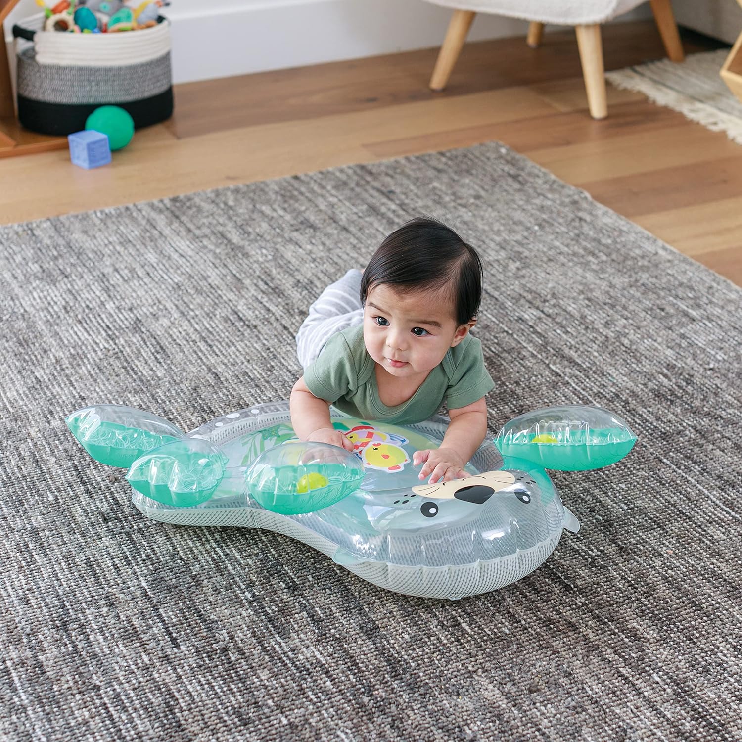Infantino Giant Water Mat Otter with colourful floating beads and toys
