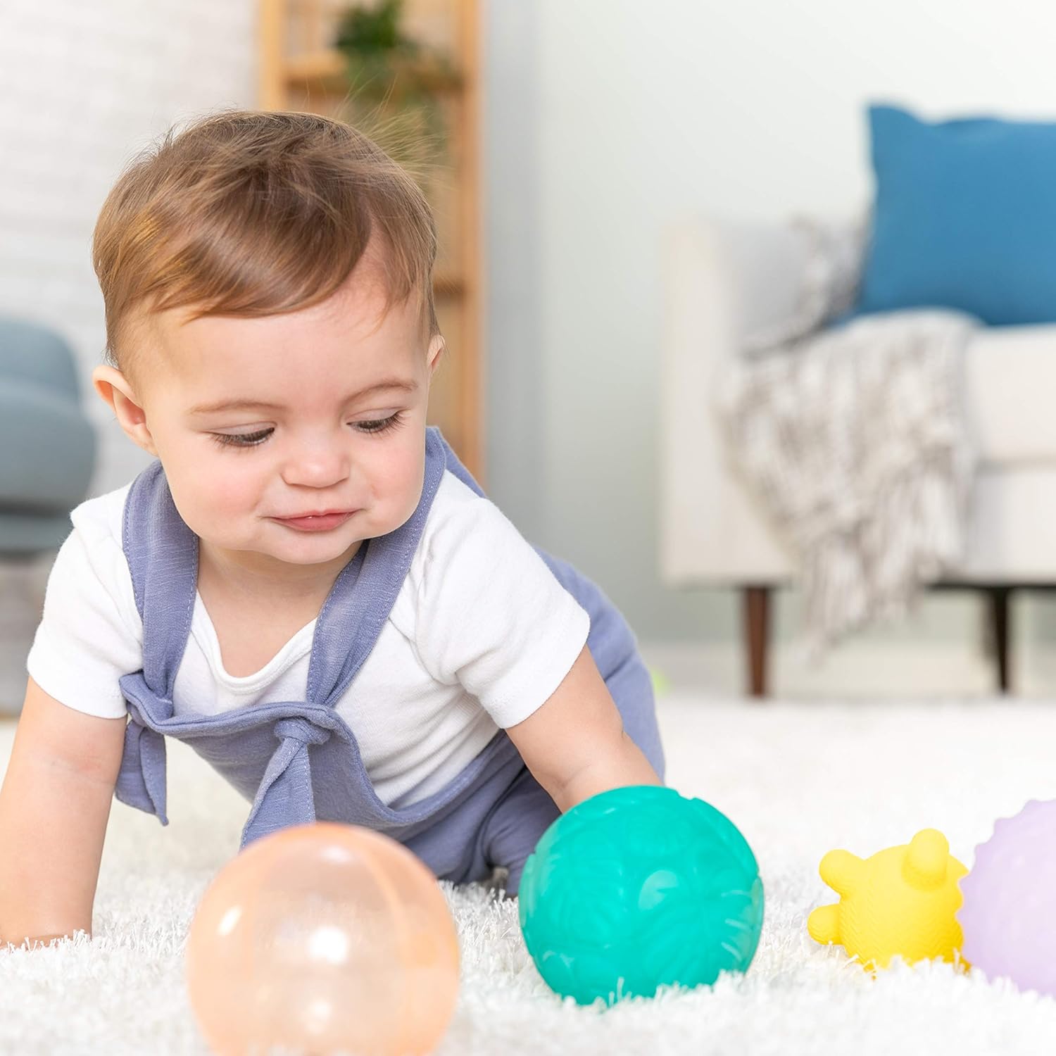 Infantino Activity Ball Set with music and lights, multicoloured sensory balls