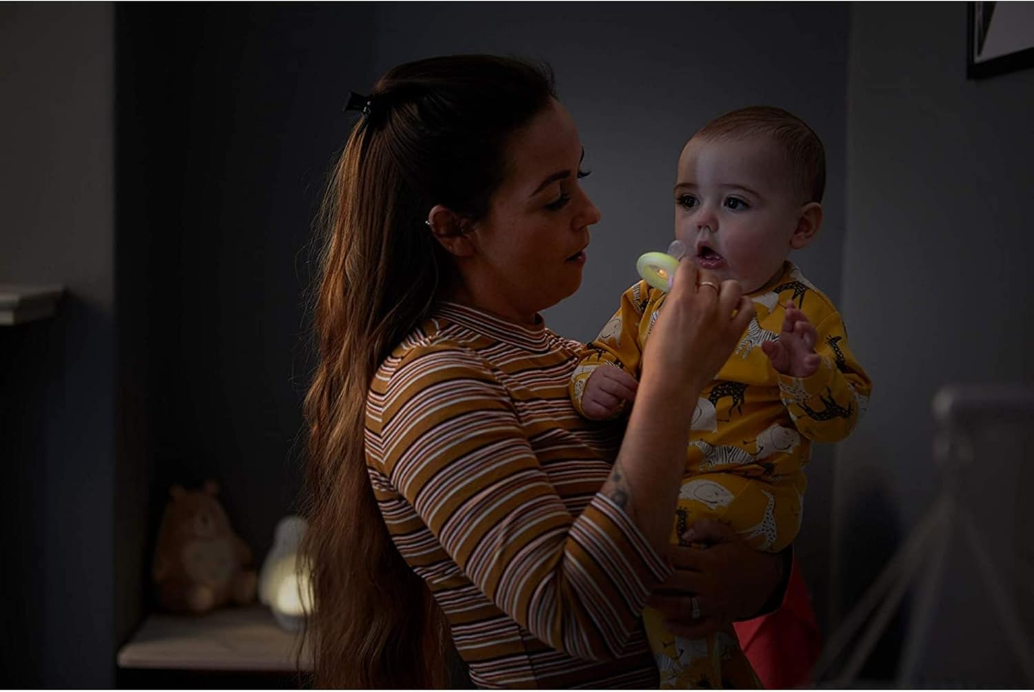 Tommee Tippee Breast-Like Night Soother for 6-18 months old babies