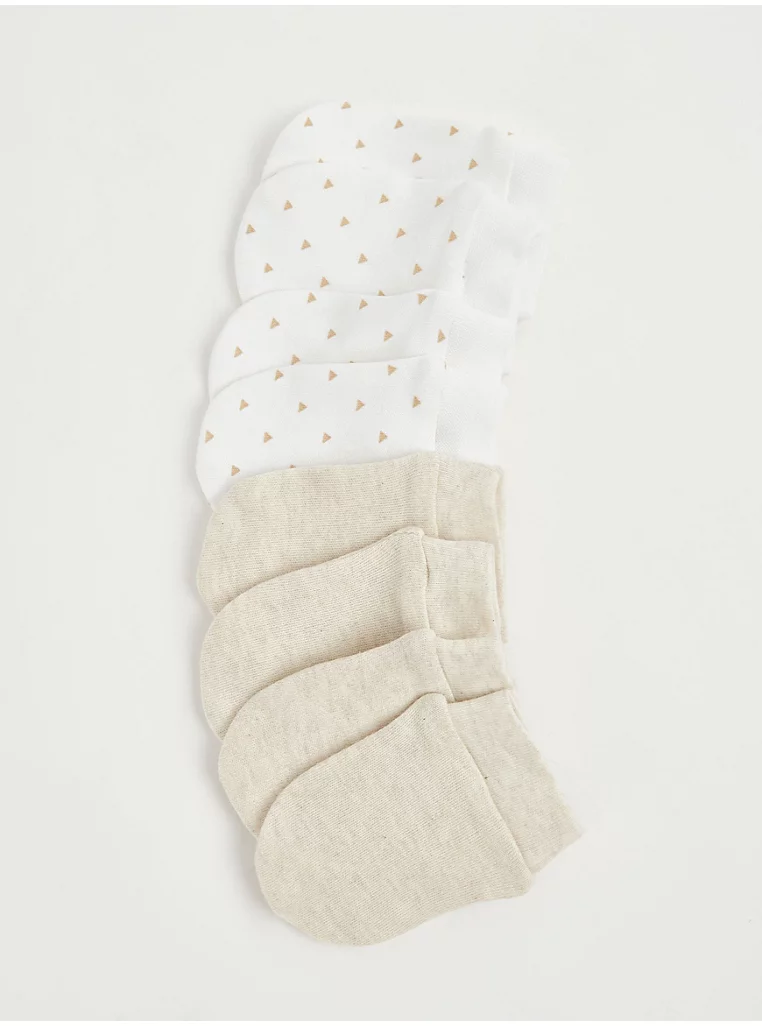George neutral baby mittens 4 pack in white and cream with triangle pattern