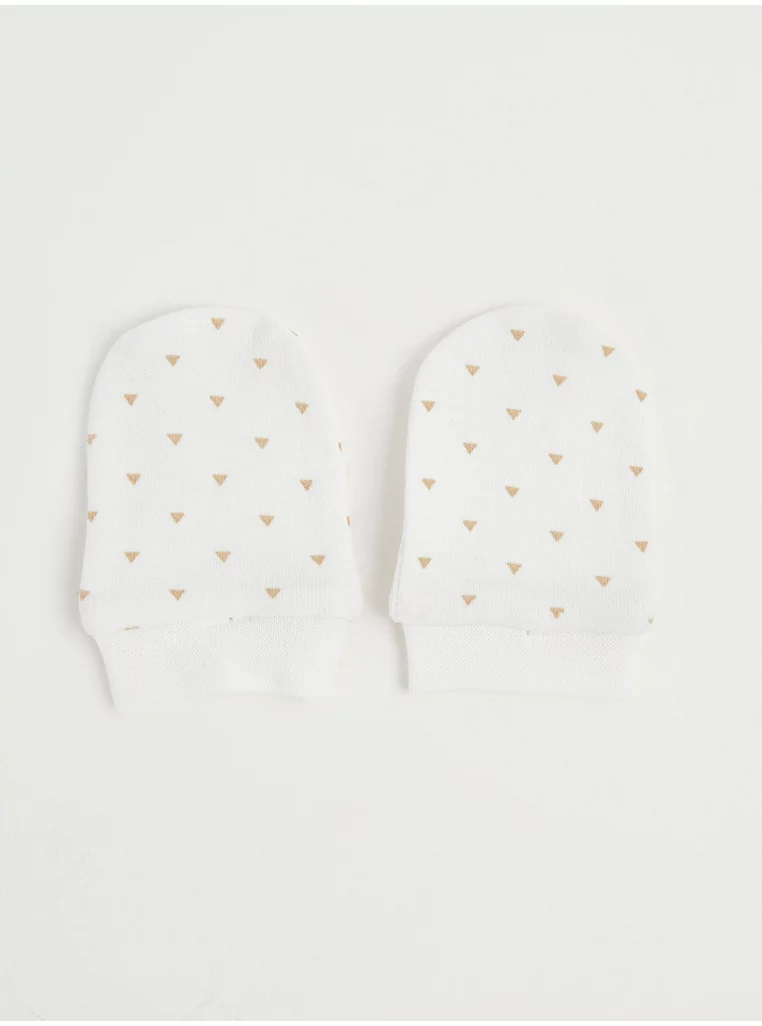 George neutral baby mittens with triangle pattern, four pack