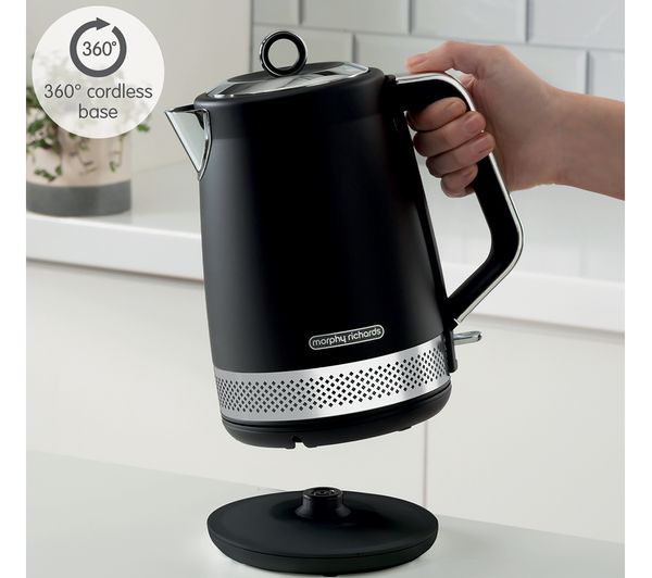 Ninja 3.8L black air fryer and dehydrator with 360 degree cordless base