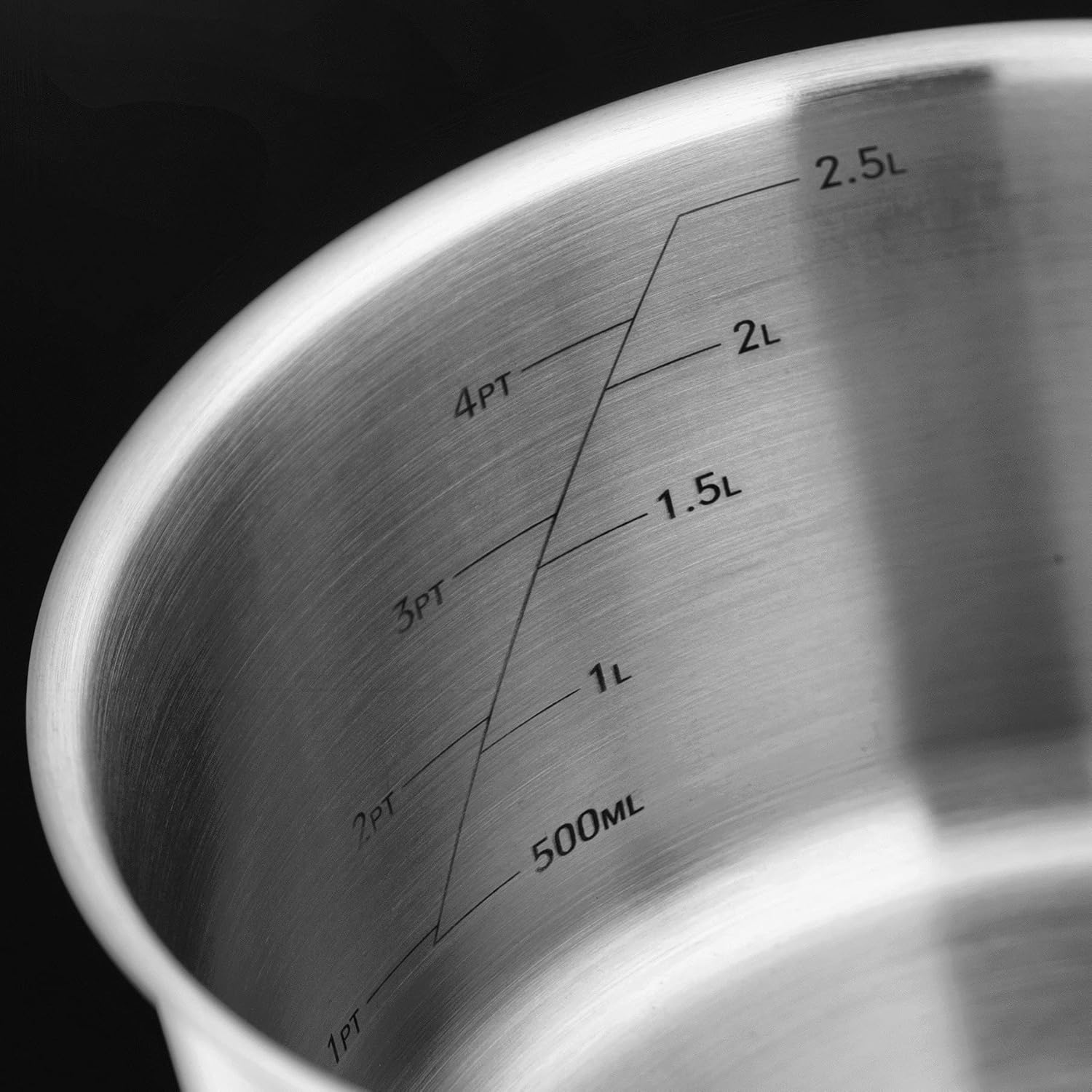 Stellar 7000 stainless steel stockpot with capacity markings, 28cm 7.5L