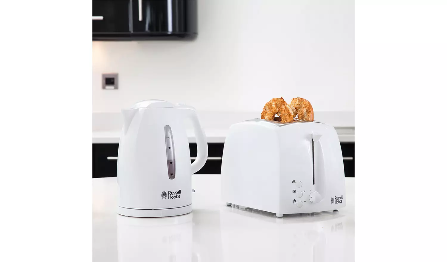 Russell Hobbs white electric kettle 1.7L rapid boil textures