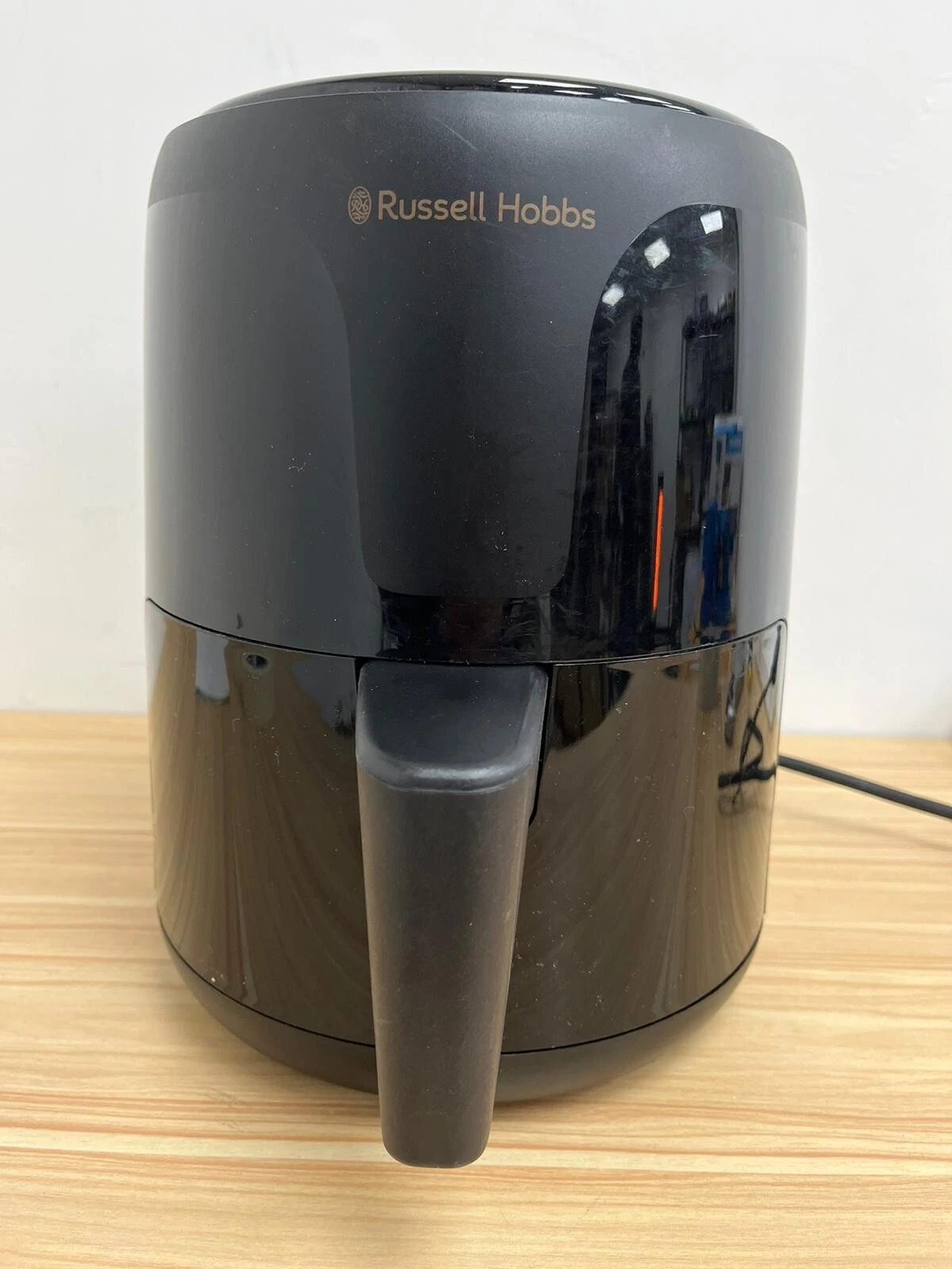 Russell Hobbs Compact Rapid Digital Air Fryer 1.8L black with handle