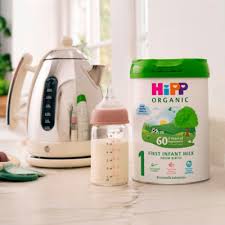 HiPP Organic 1 First Infant Formula 800g tin with prepared bottle