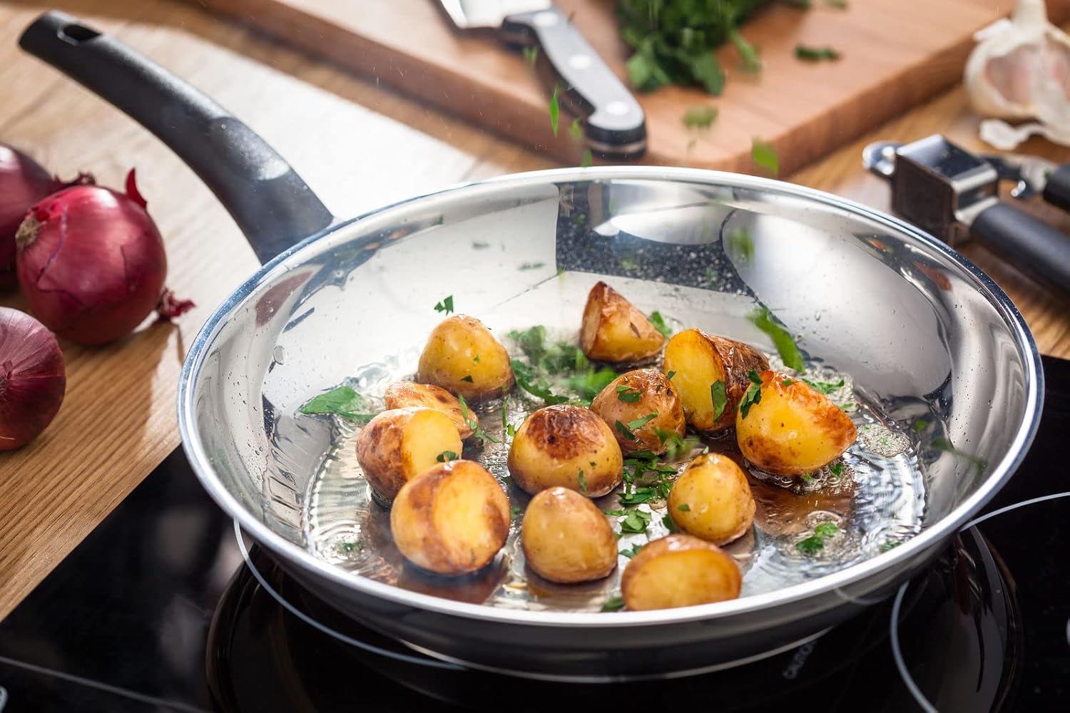 Judge Essentials 24cm Stainless Steel Sauté Pan with Lid (HP18) — photo 3