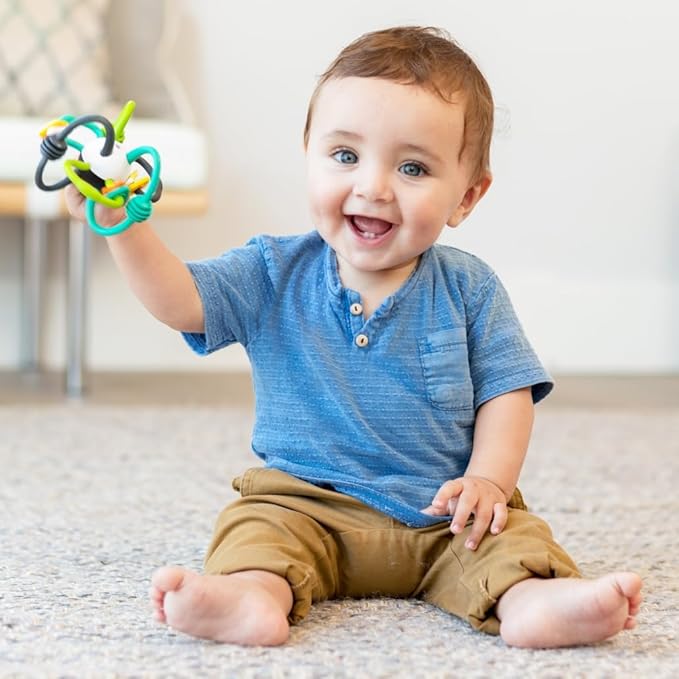 Infantino Shake & Teethe flexible rattle ball with colourful rings and handles