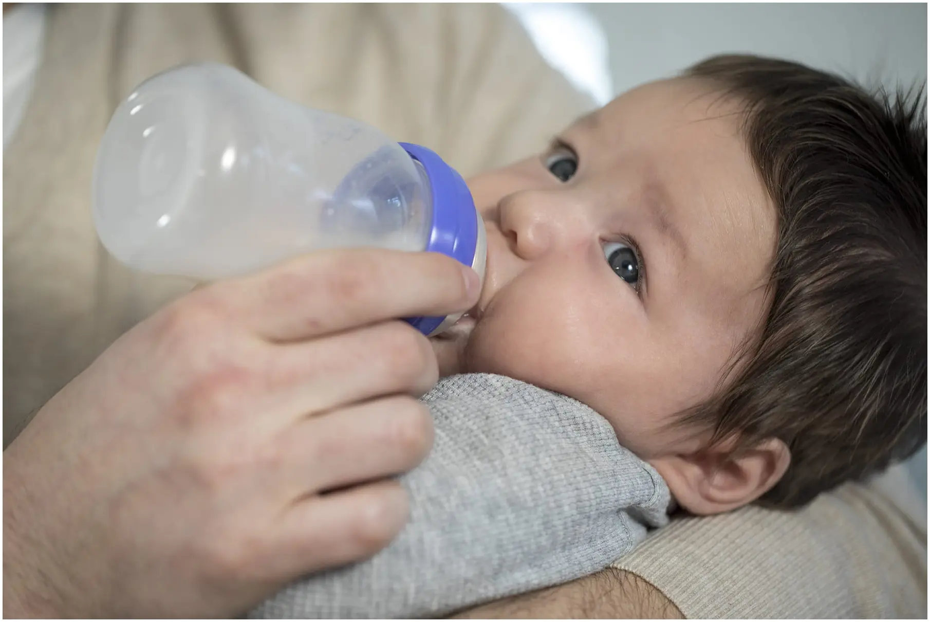 Lansinoh 240ml feeding bottle with blue collar, two pack