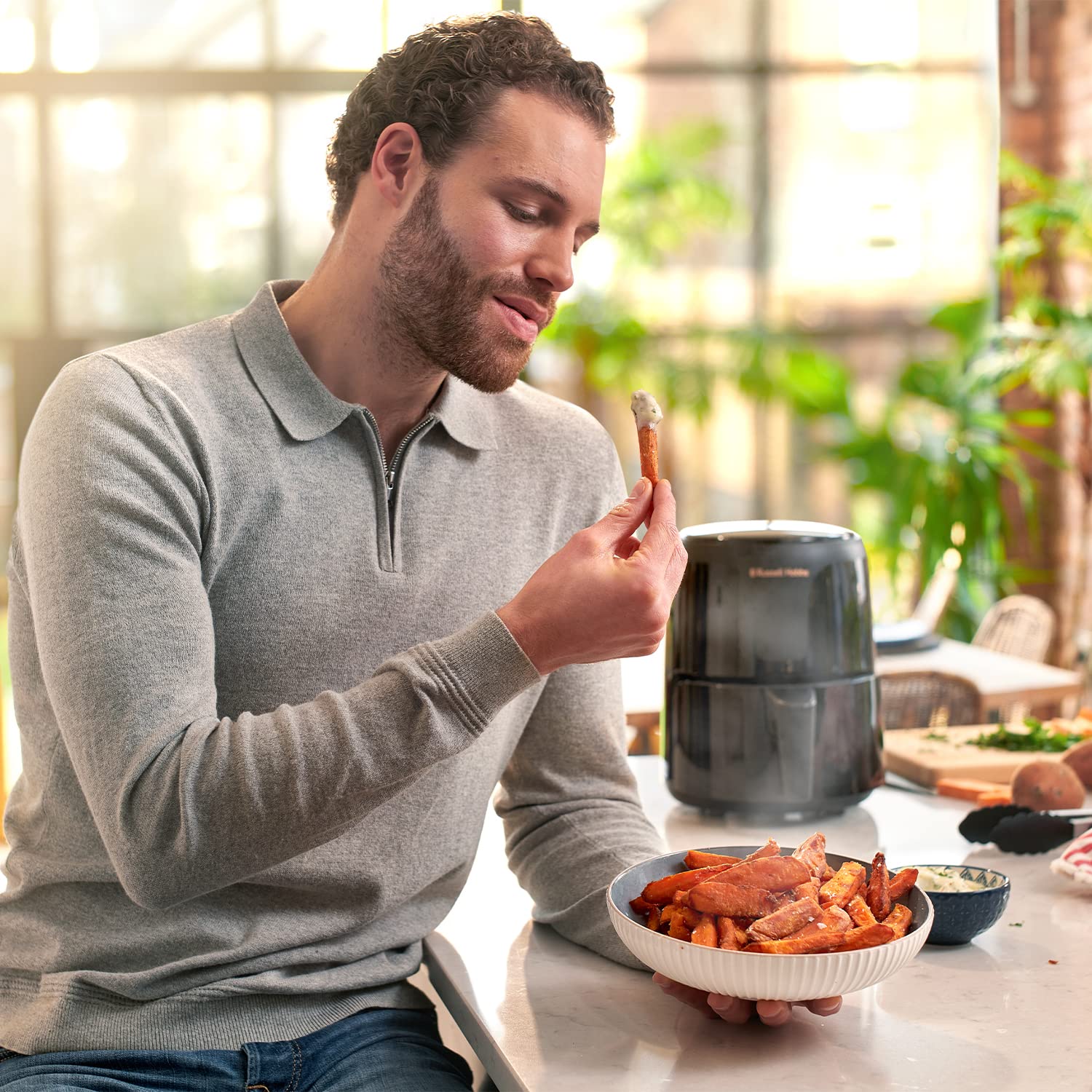 Russell Hobbs SatisFry Small Digital Air Fryer (Model 26500). — photo 4